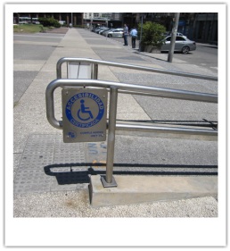 Photograph of a wheelchair ramp in a park in Montevideo, Uruguay.